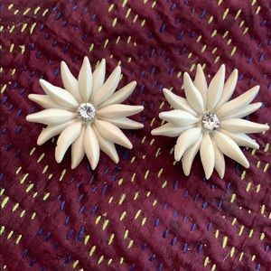 VINTAGE white dahlias! clip-on earrings
